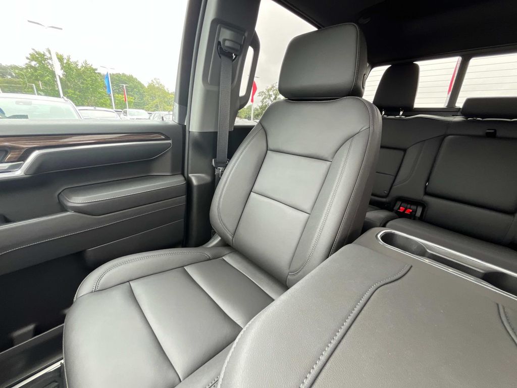 2025 Chevrolet Silverado 1500 RST photo 26
