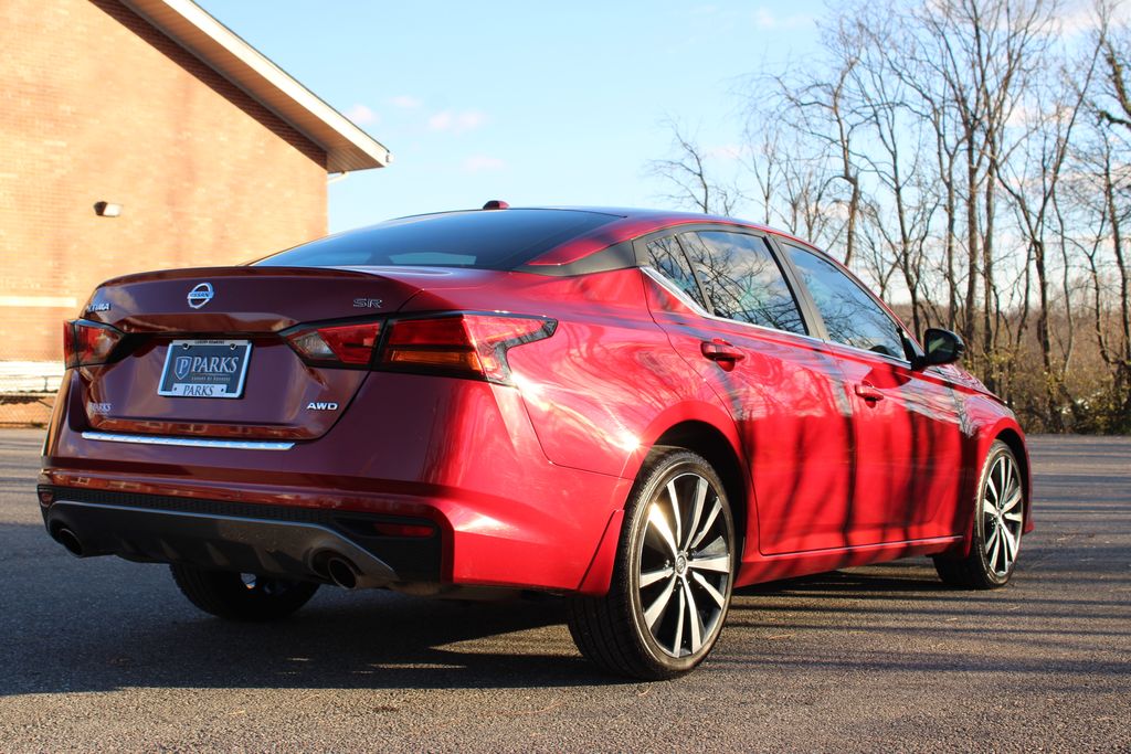 2021 Nissan Altima 2.5 SR photo 2