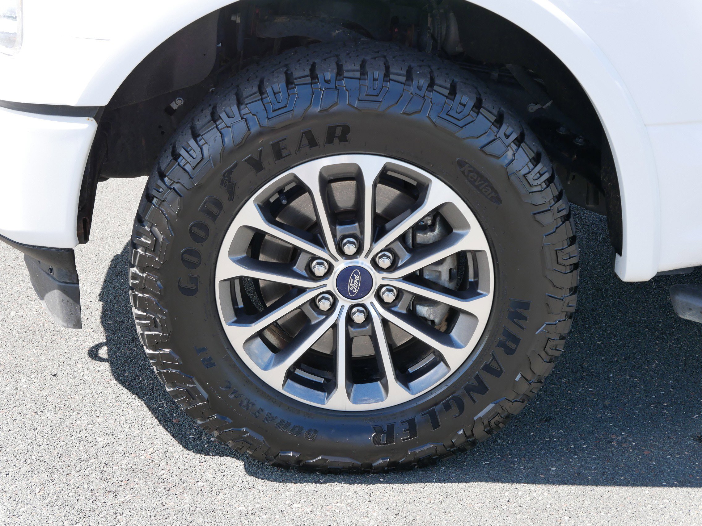 2020 Ford F-150 XLT photo 9