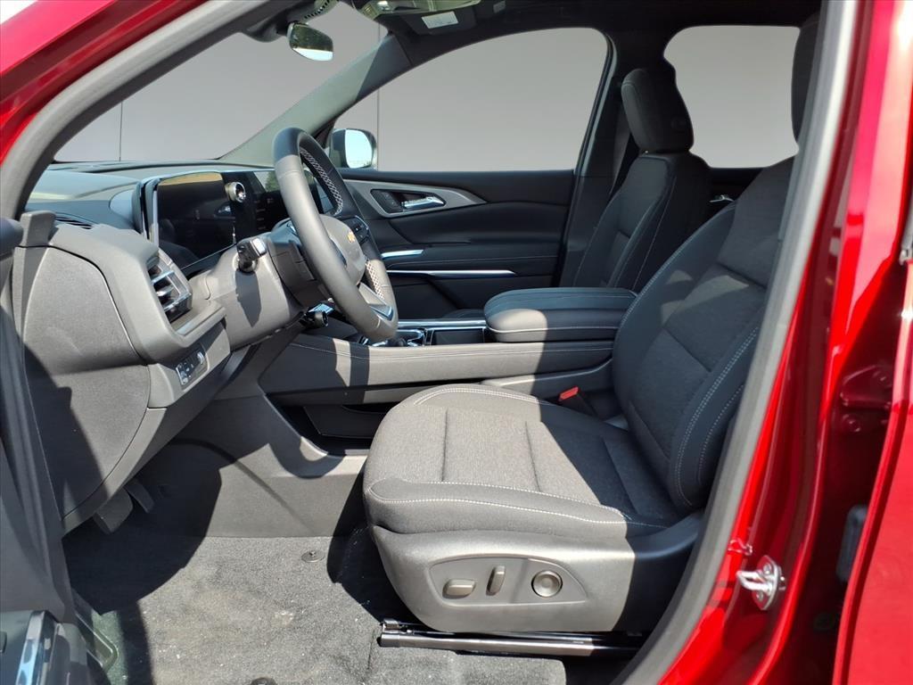 2026 Chevrolet Traverse photo 14