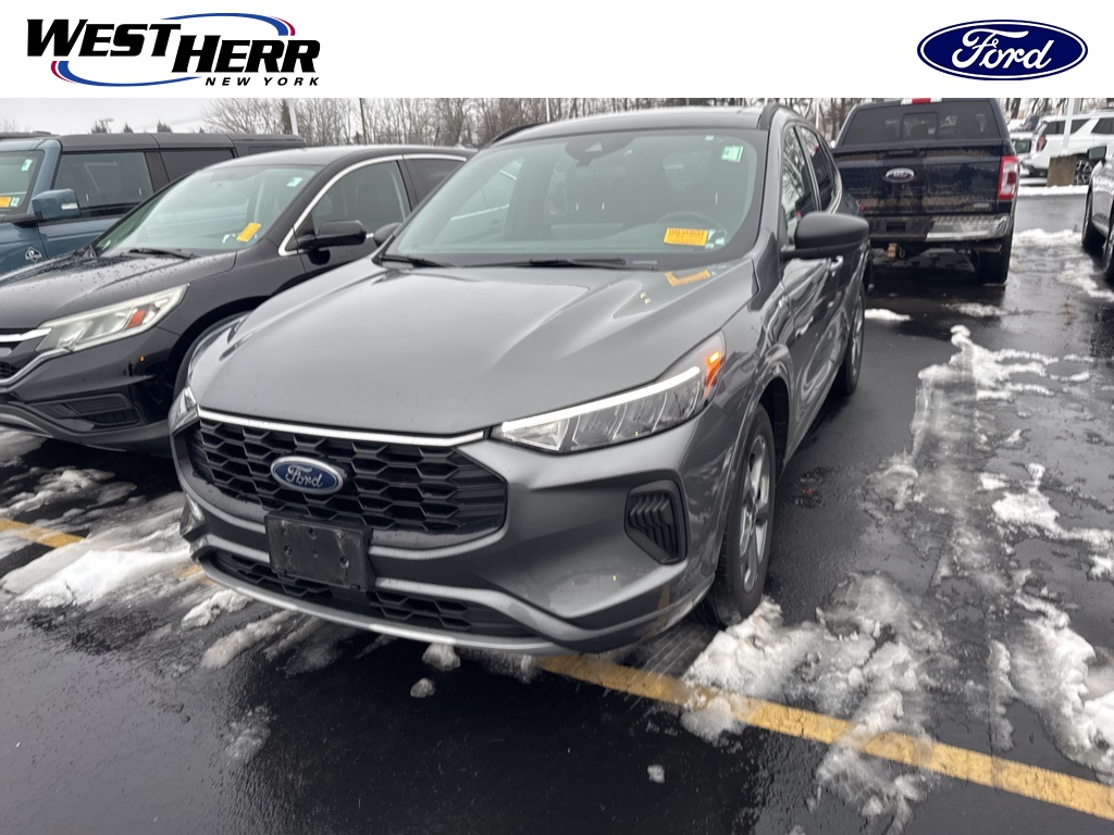 2023 Ford Escape ST-Line's photo