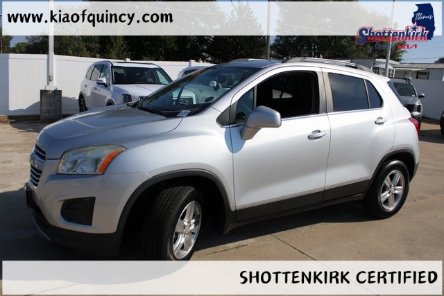 2016 Chevrolet Trax LT photo 2