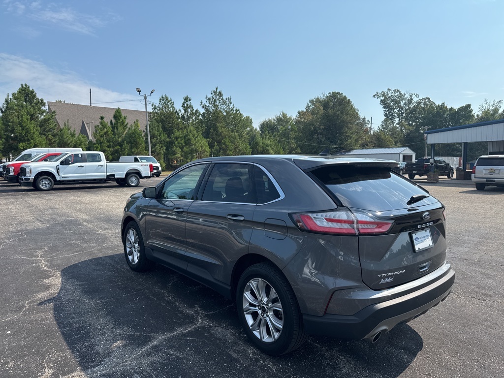2024 Ford Edge Titanium photo 11