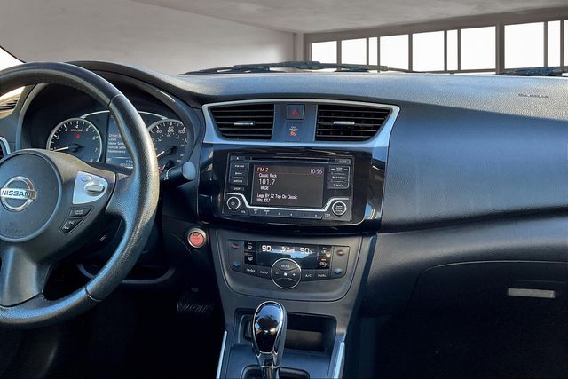 2018 Nissan Sentra SV photo 4