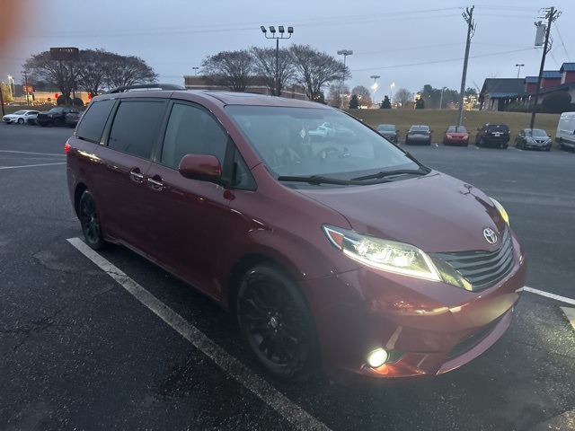 2016 Toyota Sienna photo 4