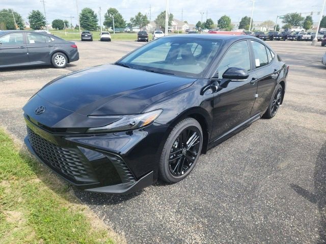 2025 Toyota Camry SE photo 3