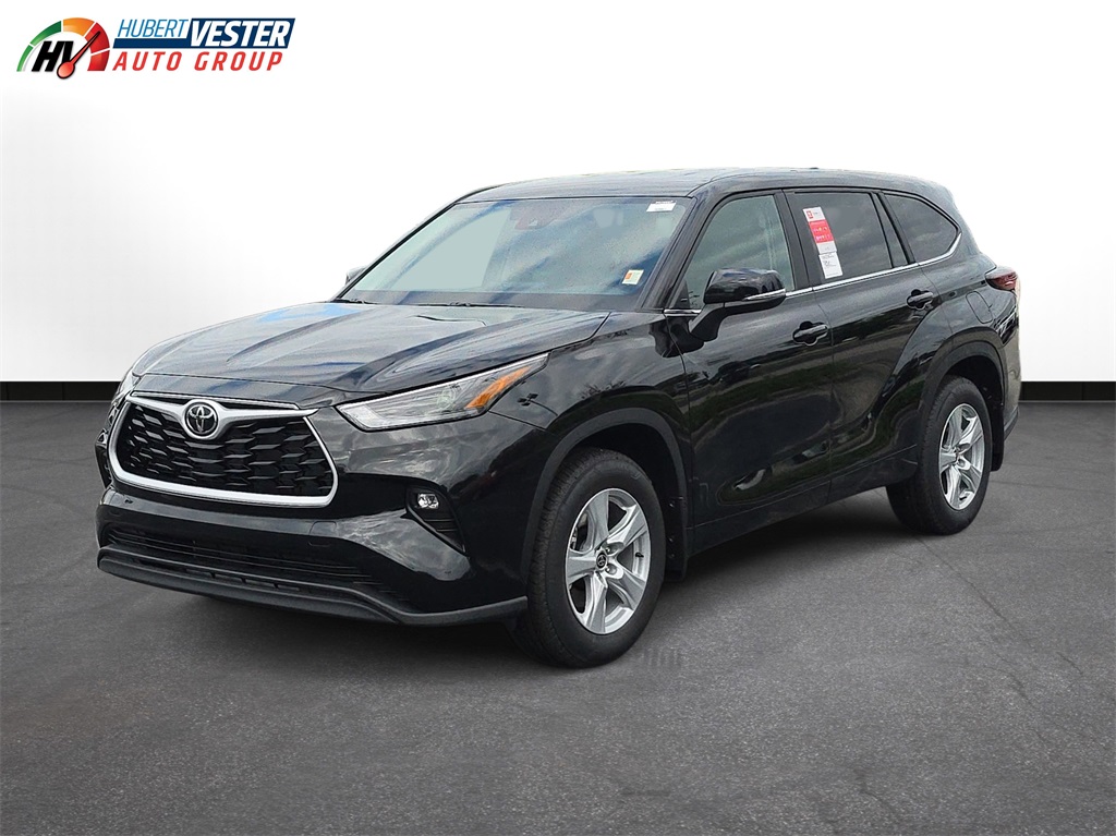 2025 Toyota Highlander LE photo 2