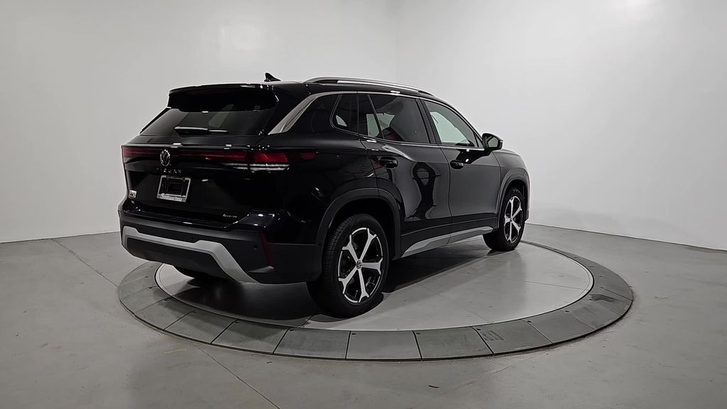 2025 Volkswagen Tiguan SE photo 2