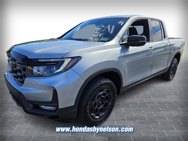 2025 Honda Ridgeline TrailSport photo 2