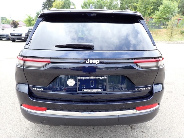 2024 Jeep Grand Cherokee Limited photo 3