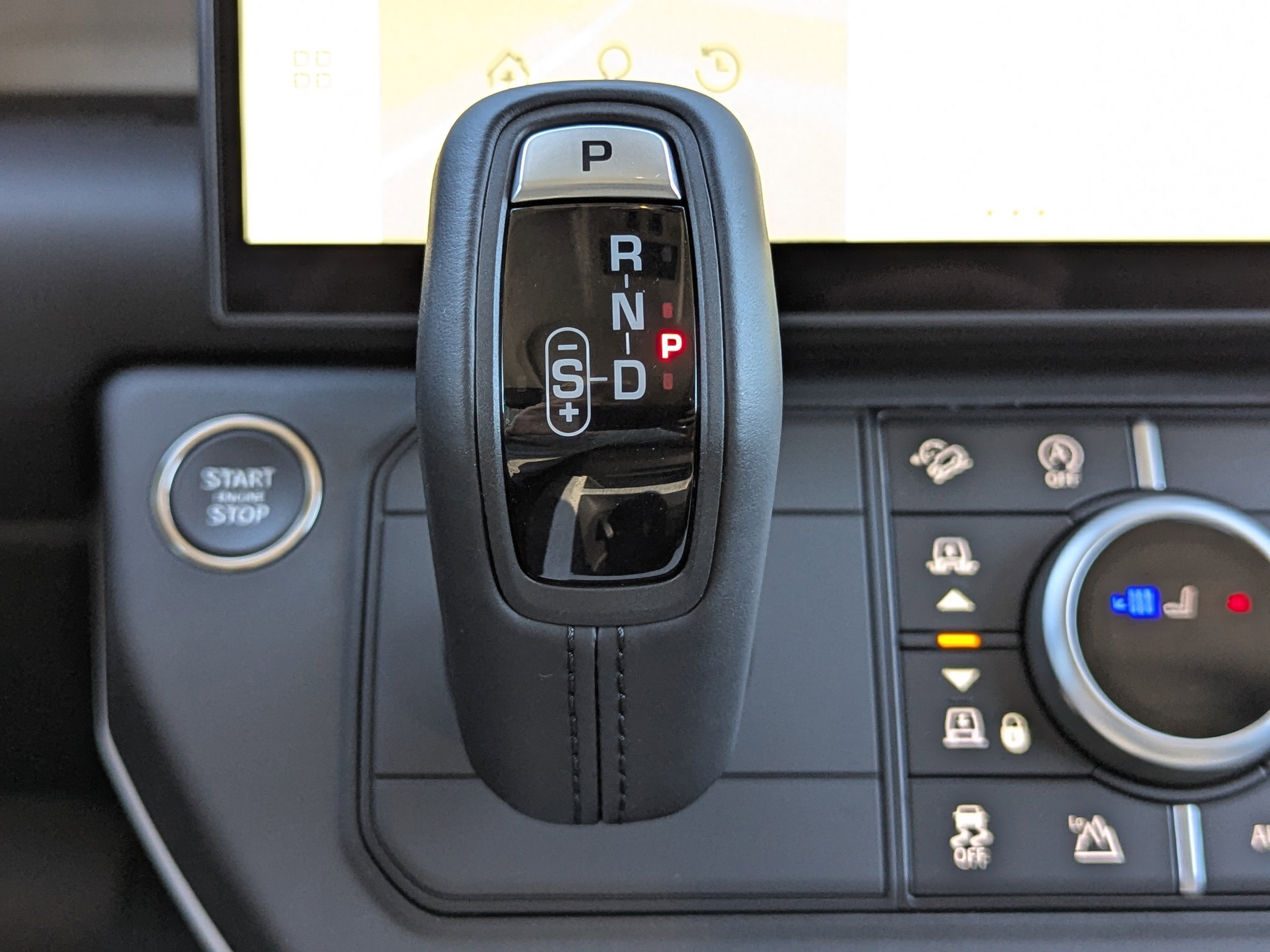 2026 Land Rover Defender 110 S photo 20