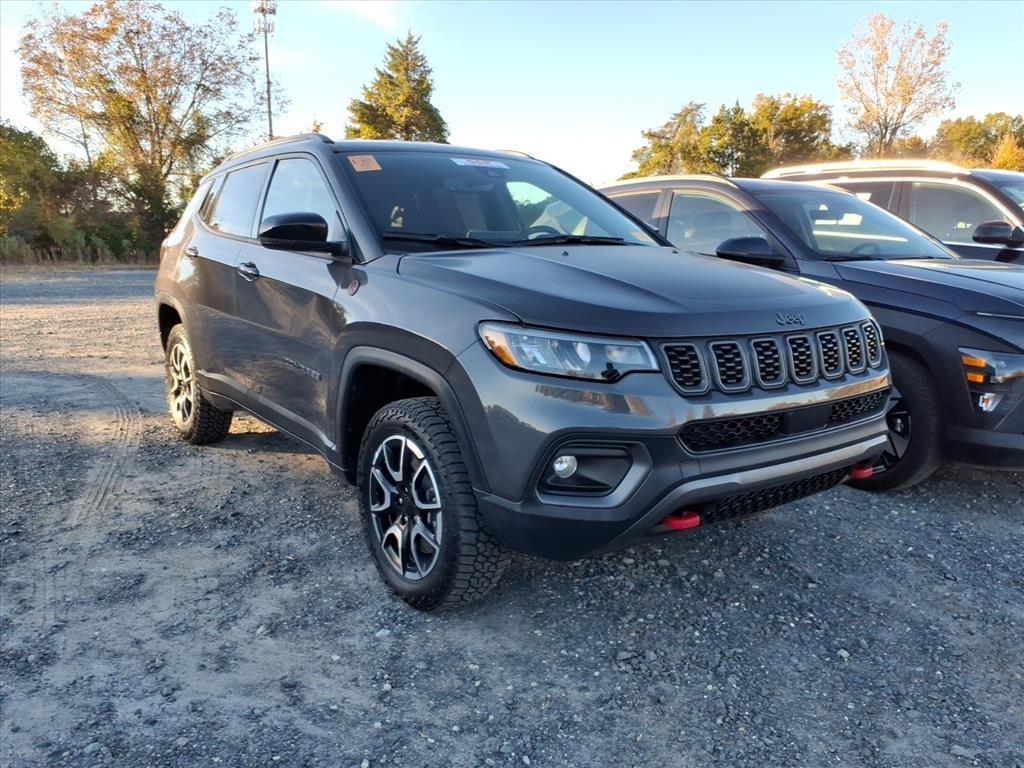 2024 Jeep Compass Trailhawk photo 4