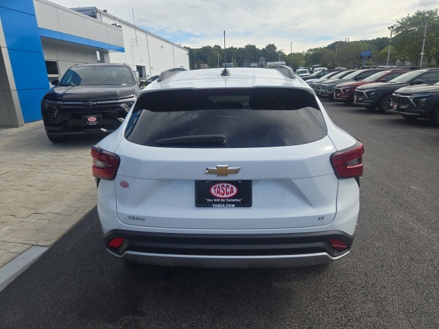 2024 Chevrolet Trax LT photo 3
