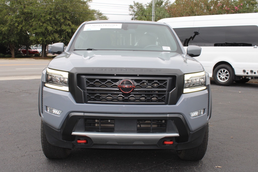 2022 Nissan Frontier Crew Cab PRO-X photo 2