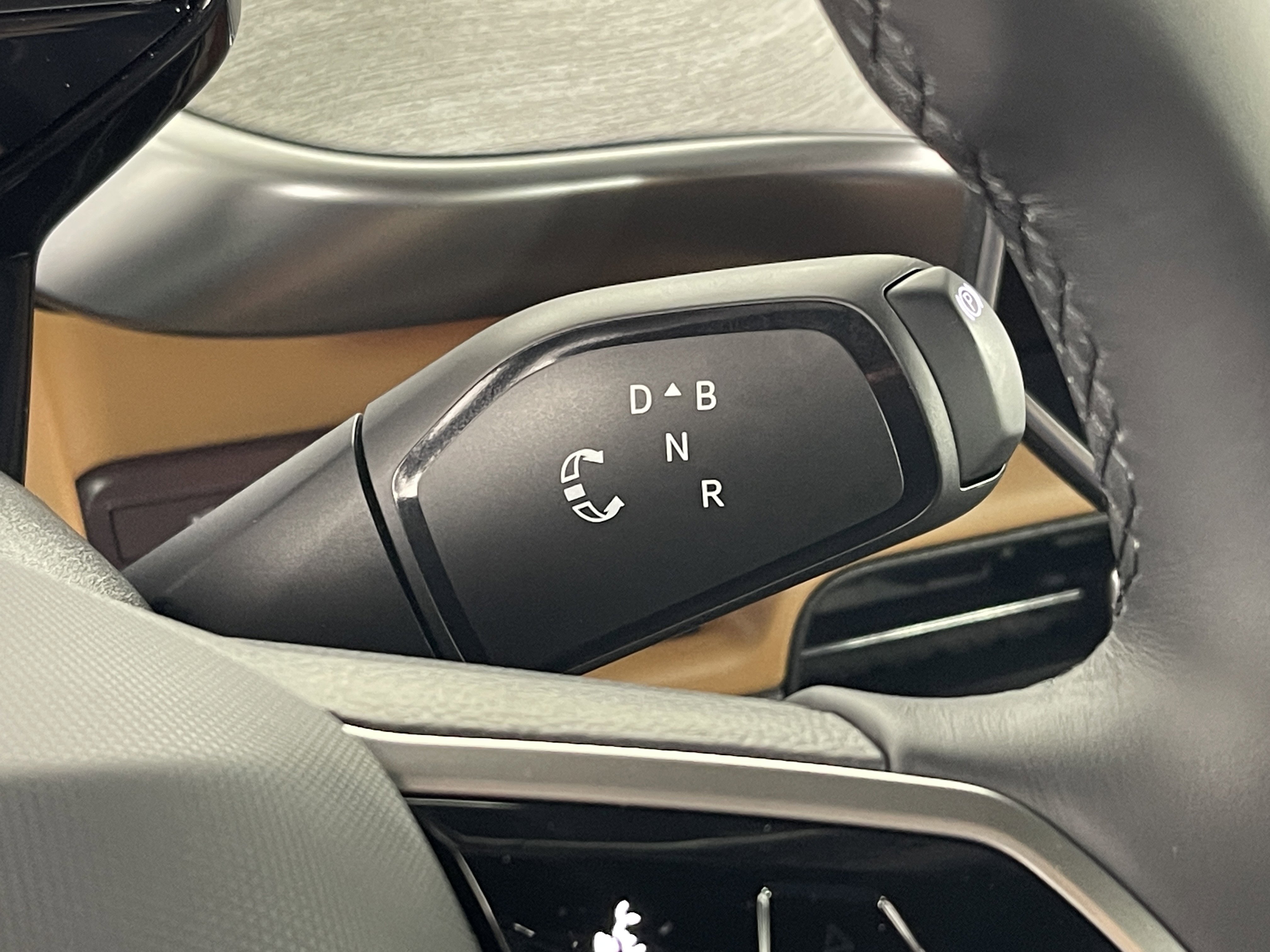 2025 Volkswagen ID. Buzz Pro S photo 4