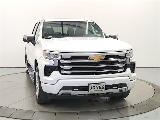 2024 Chevrolet Silverado 1500 High Country photo 2