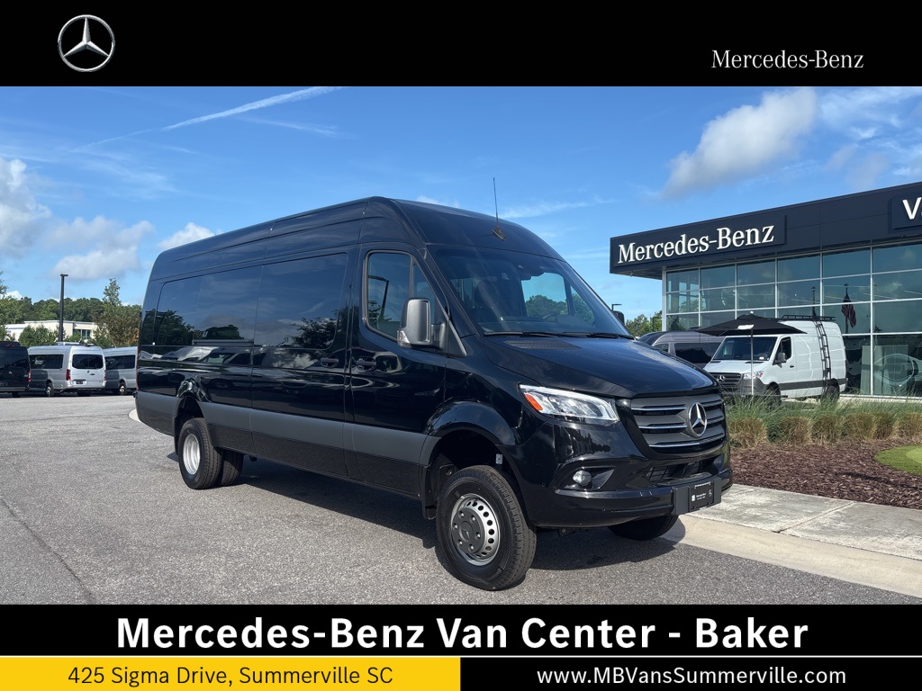 2024 Mercedes-Benz Sprinter Cargo Van Base's photo