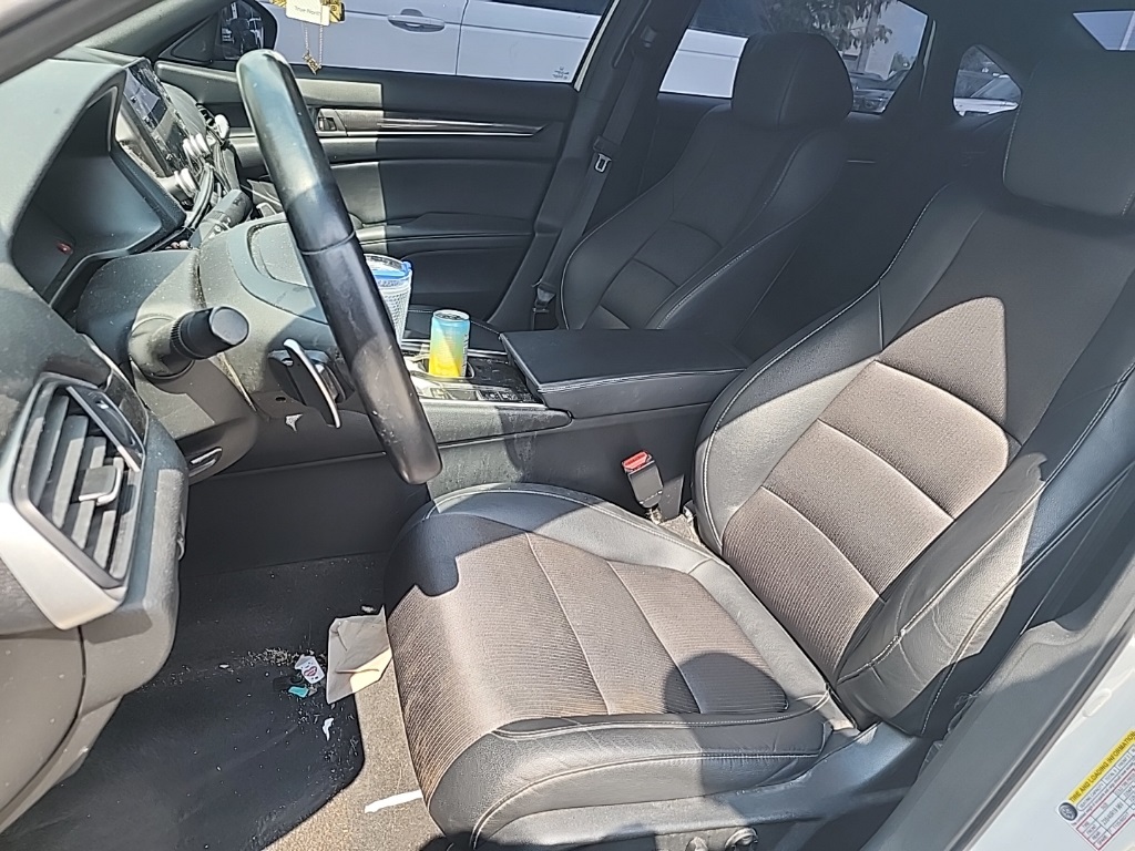 2019 Honda Accord Sport 2.0T photo 5