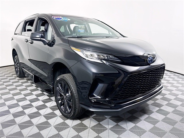 New 2025 Toyota Sienna XSE W/BRAUNABILITY (XI) POWER IN