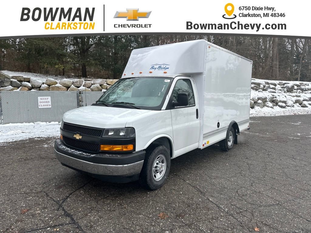 2025 Chevrolet Express Cutaway Base's photo