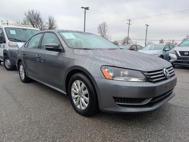2013 Volkswagen Passat S's photo