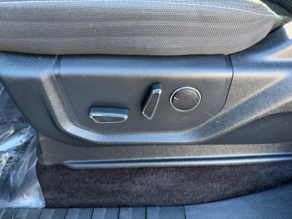 2016 Ford F-150 XLT photo 6