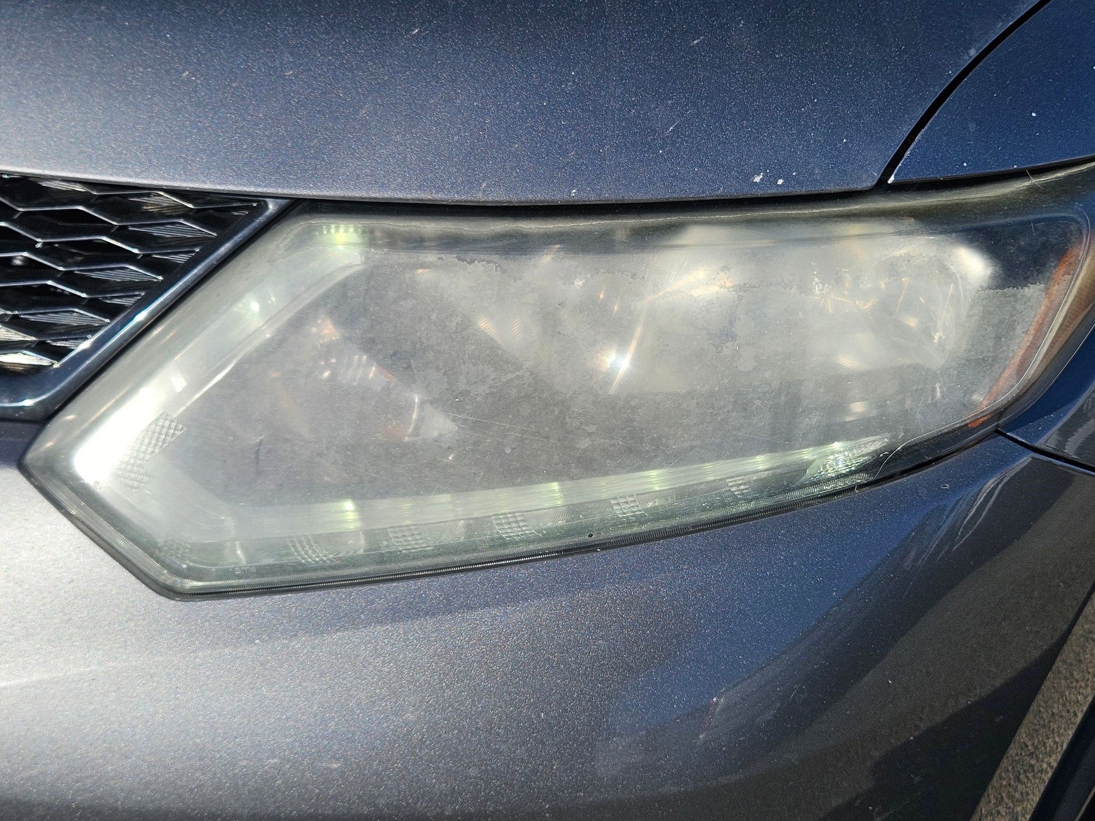 2015 Nissan Rogue SV photo 8