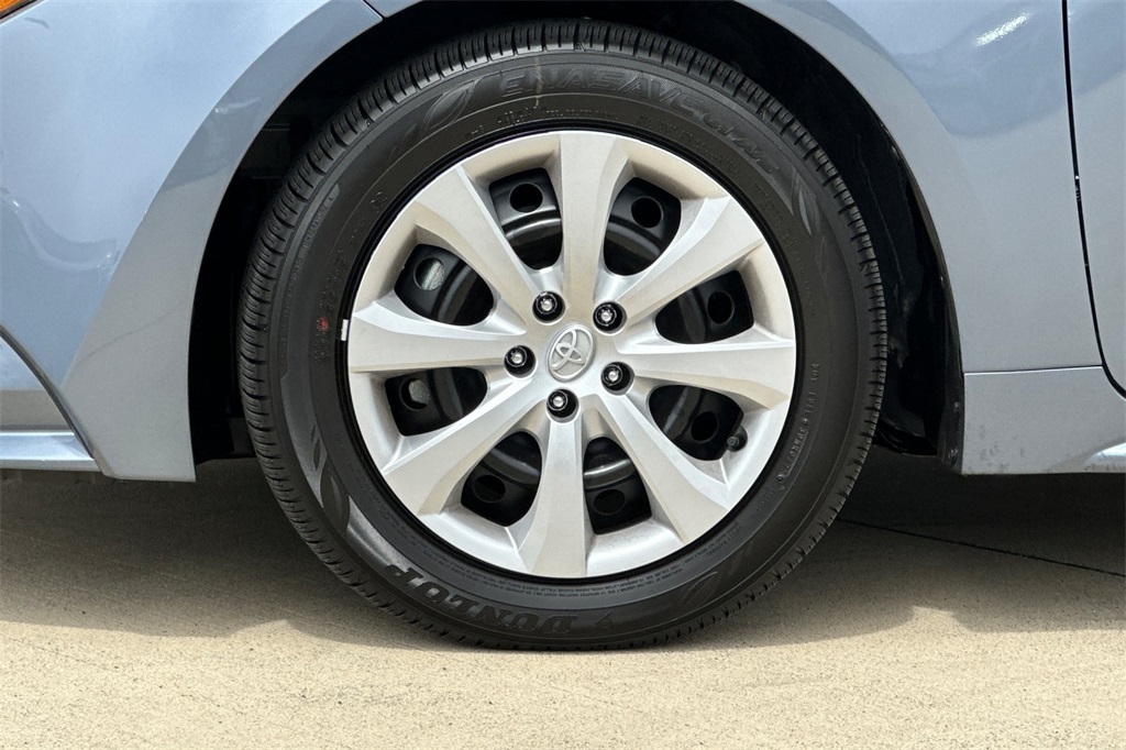 2025 Toyota Corolla LE photo 22