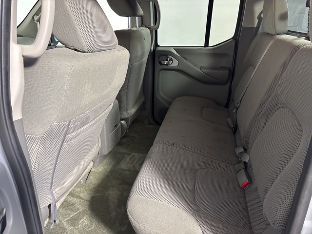 2016 Nissan Frontier SV photo 16