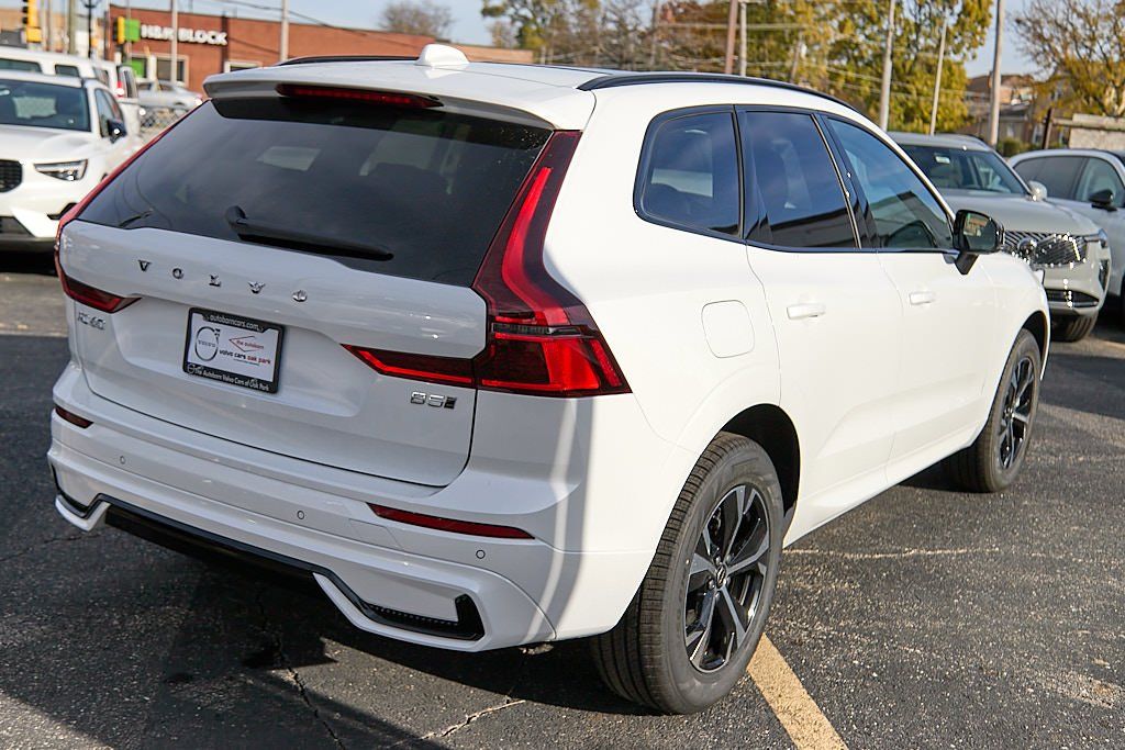 2026 VOLVO XC60 - Image 8