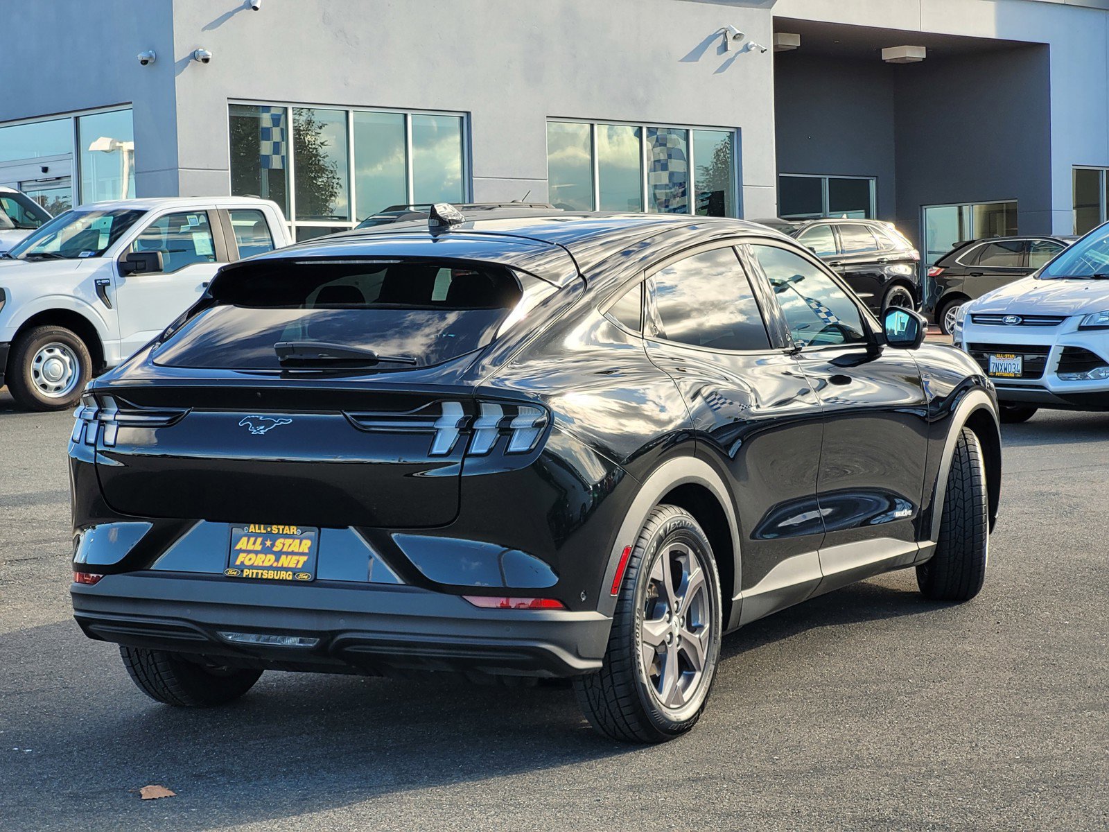 2023 Ford Mustang Mach-E Select photo 4
