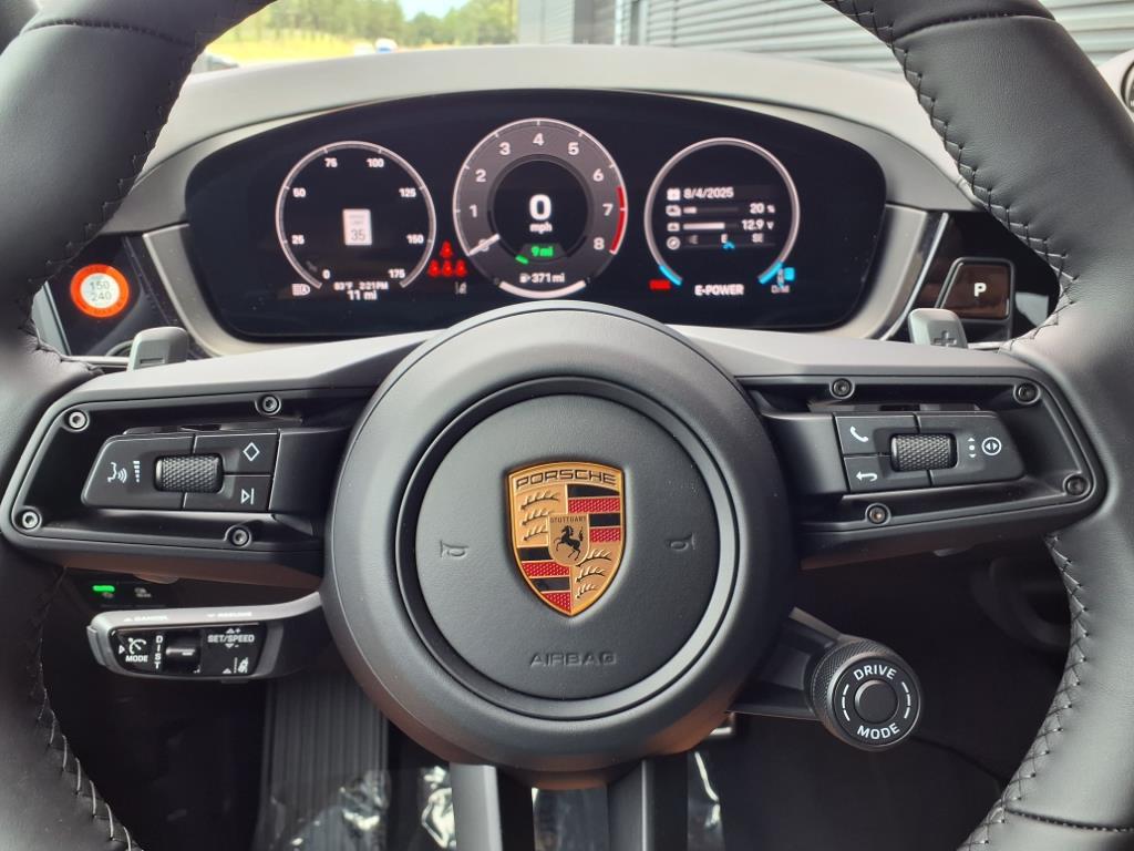 2025 Porsche Cayenne E-Hybrid photo 12