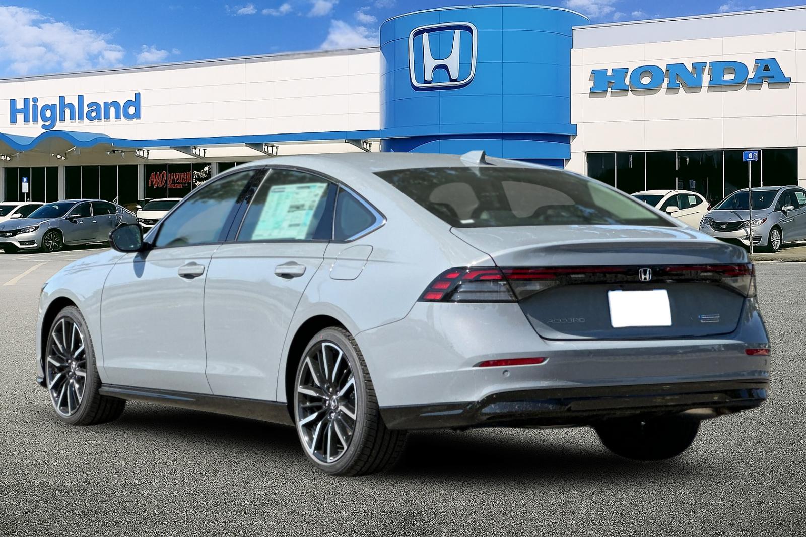 2025 Honda Accord Hybrid Touring photo 3