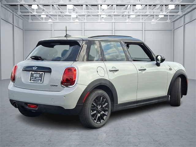 2021 Mini Cooper 4 Door Hardtop Signature photo 2