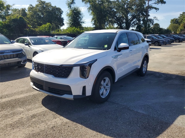 2025 Kia Sorento LX photo 4