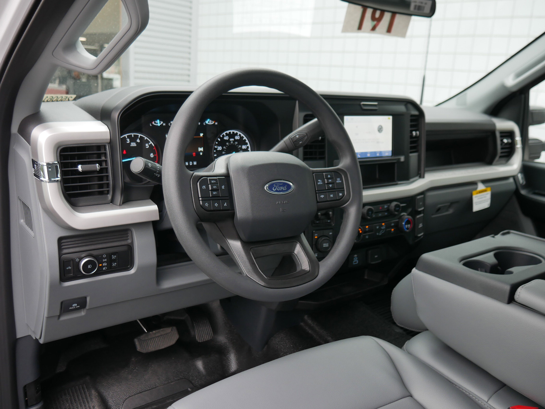 2025 Ford F-150 XL photo 4