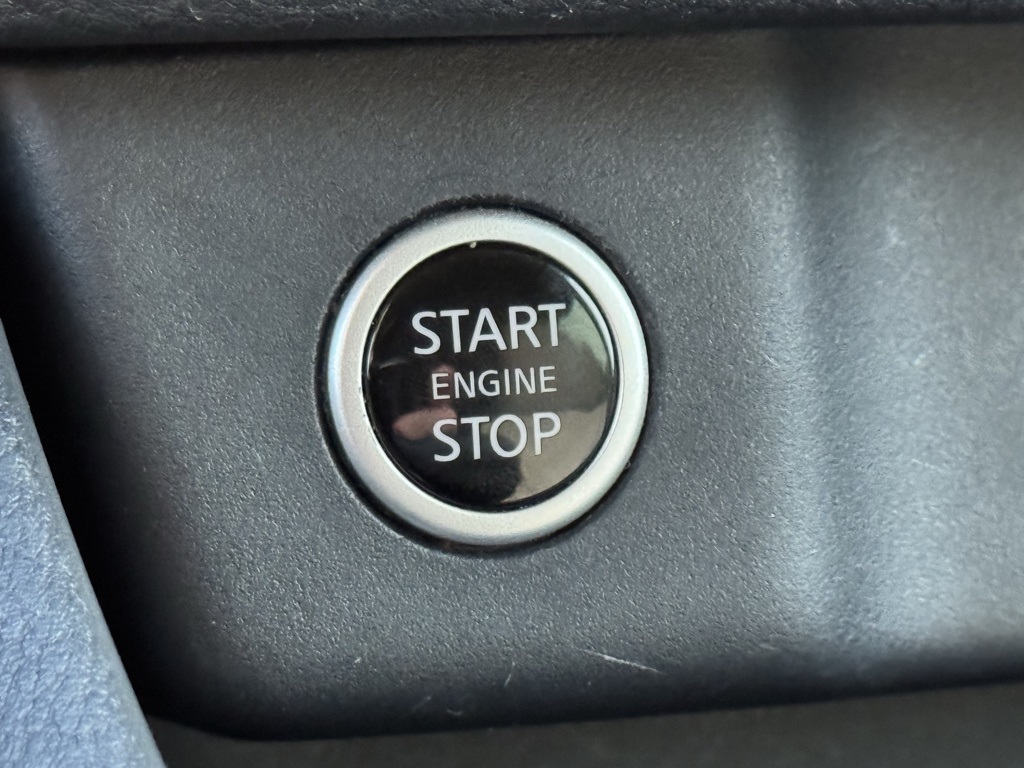 2023 Nissan Rogue SV photo 16
