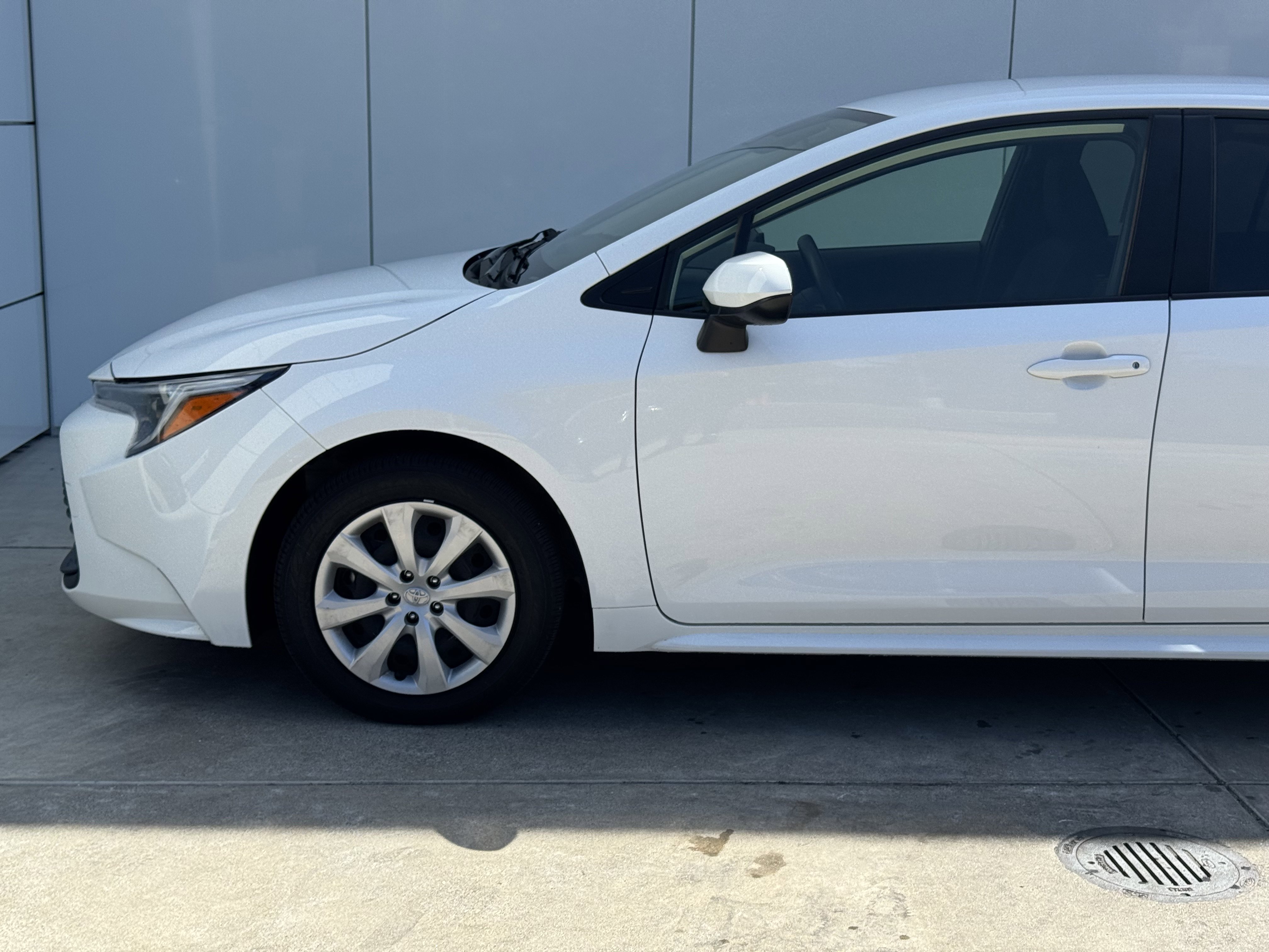 2023 Toyota Corolla Hybrid LE photo 5