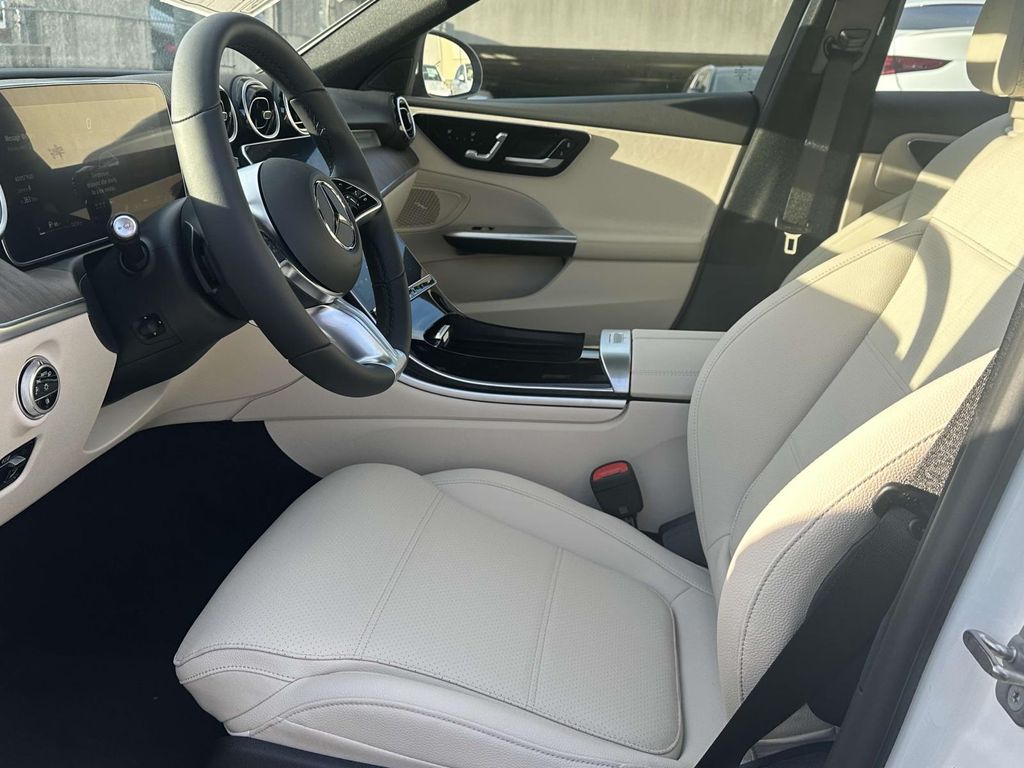2025 Mercedes Benz C 300 photo 10