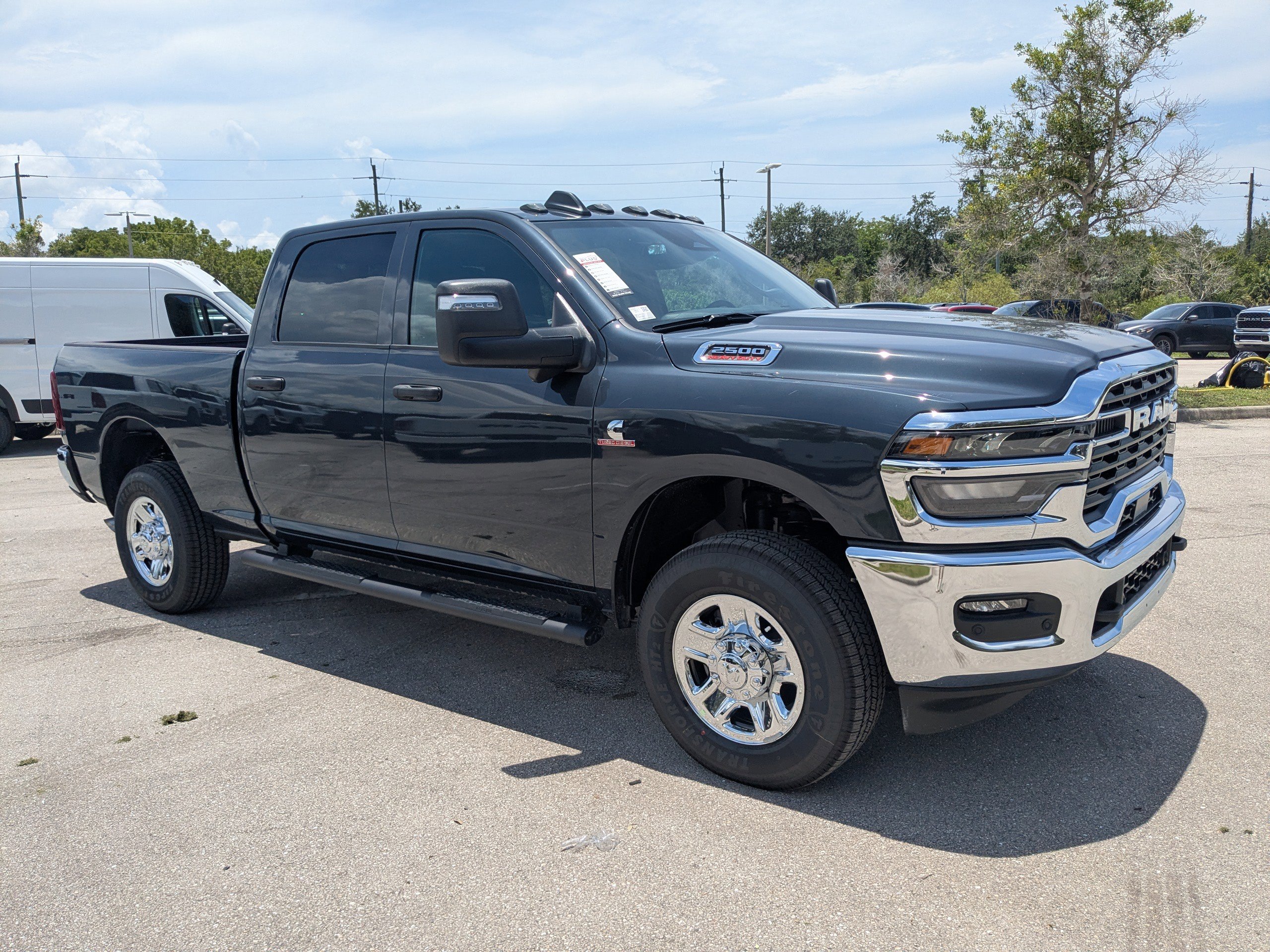 2025 Ram 2500 Tradesman photo 2