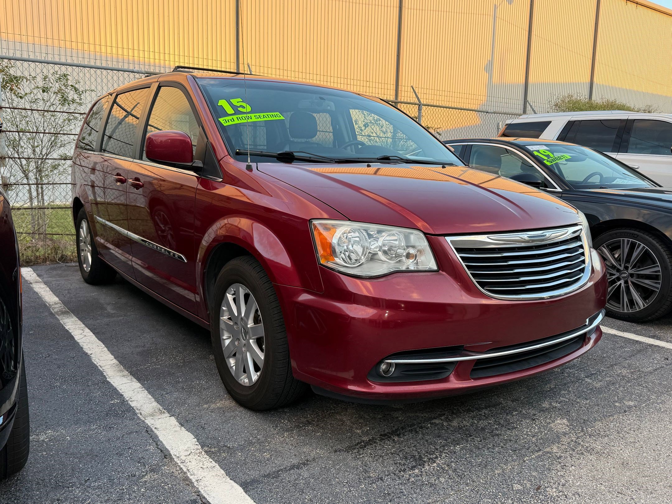 2015 Chrysler Town & Country Touring photo 4