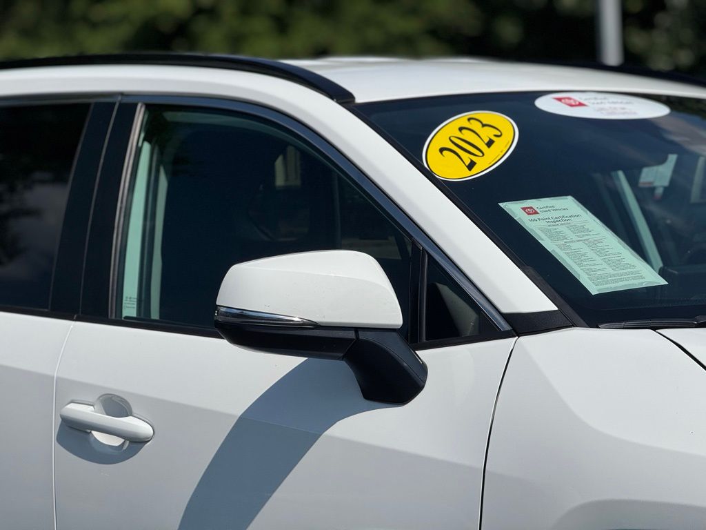 2023 Toyota RAV4 XLE photo 6