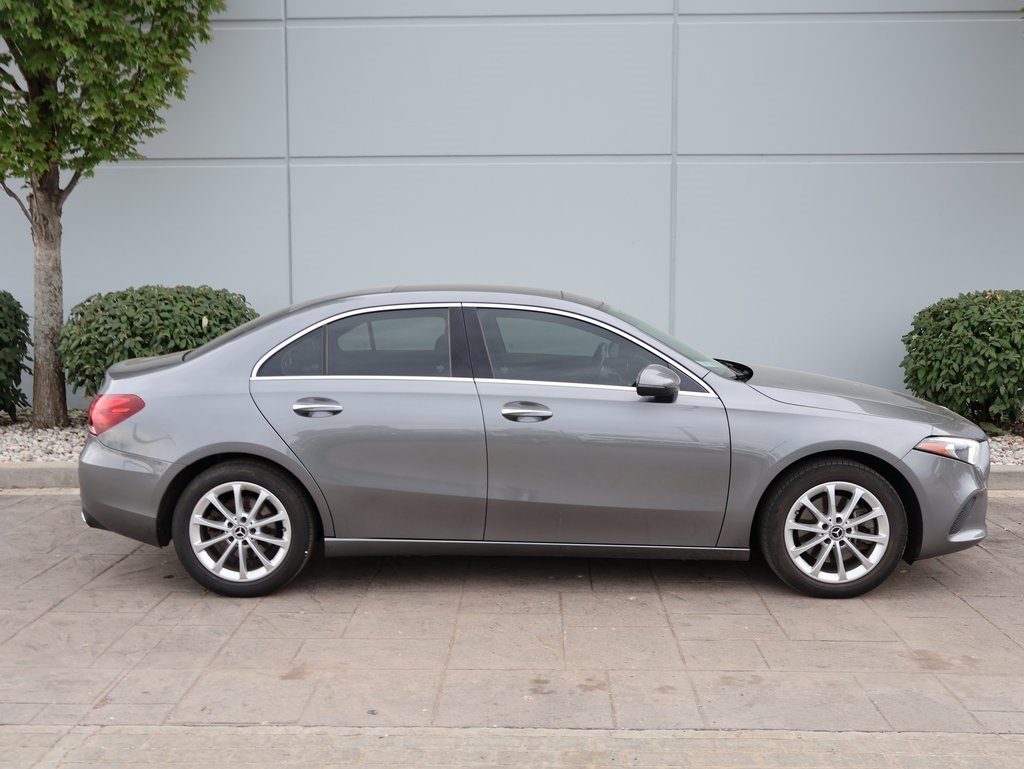 2019 Mercedes Benz A 220 4MATIC photo 4