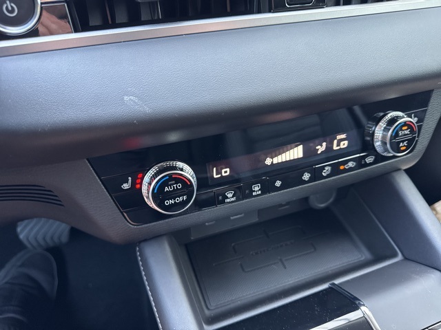 2025 Mitsubishi Outlander PHEV SE photo 14