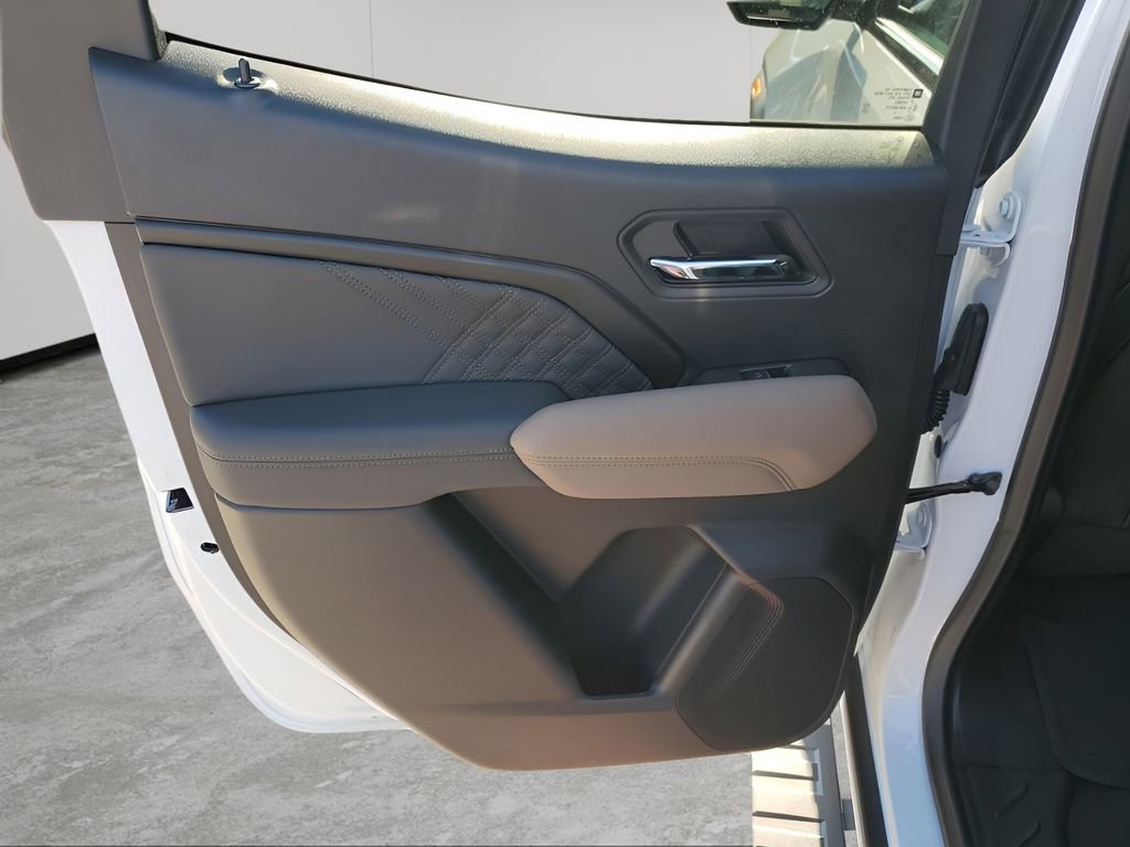2025 Gmc Canyon Denali photo 17