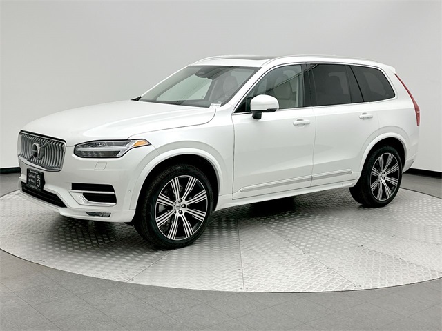 2025 Volvo XC90 Plus's photo
