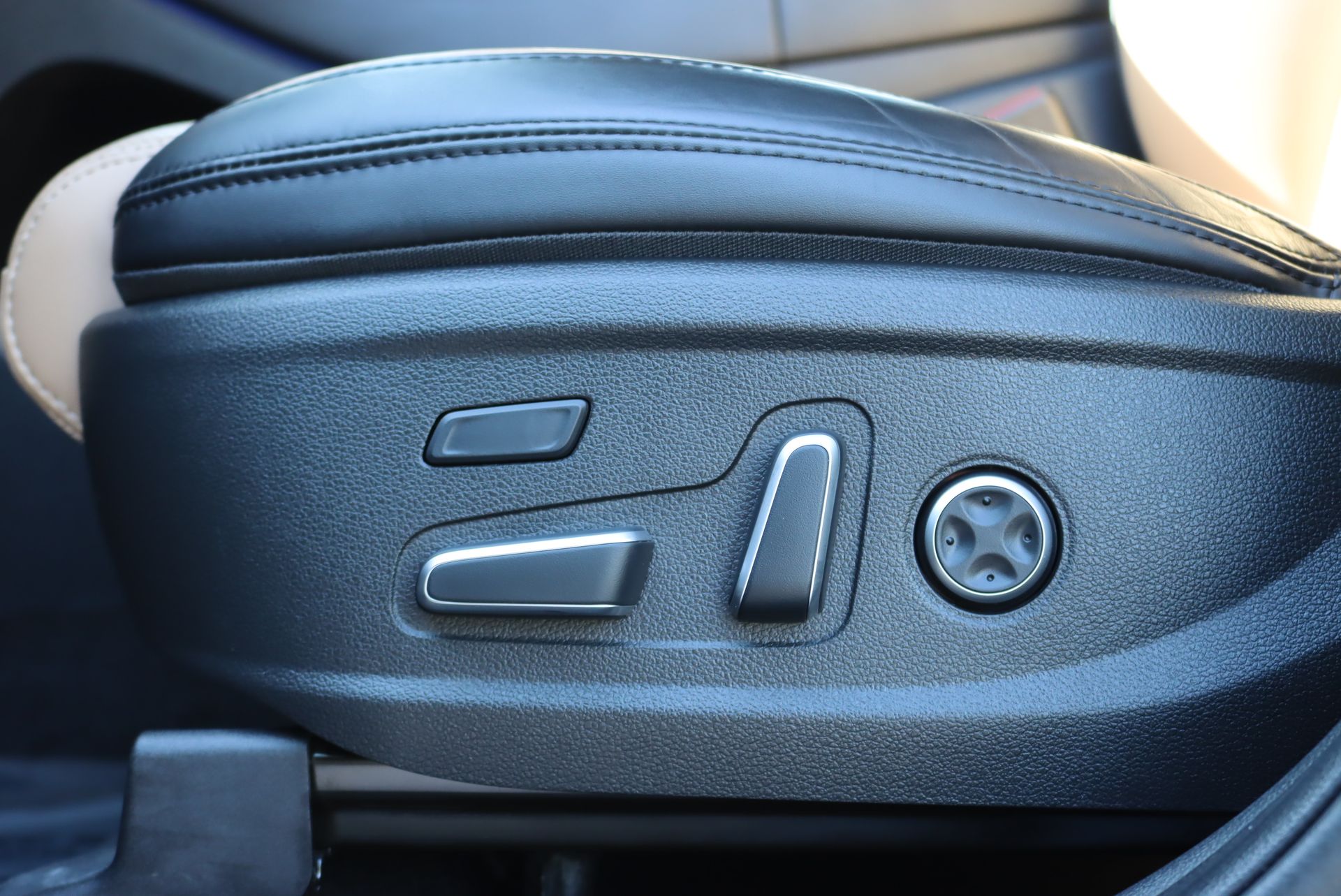 2022 Hyundai Santa Fe Calligraphy photo 15