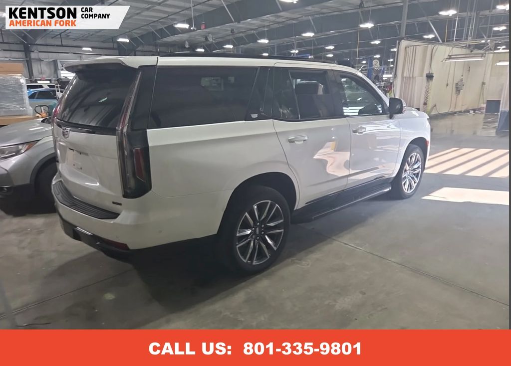 2023 Cadillac Escalade Sport photo 2