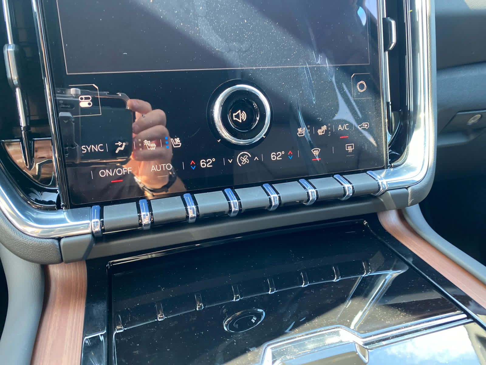 2025 Gmc Yukon Denali photo 23