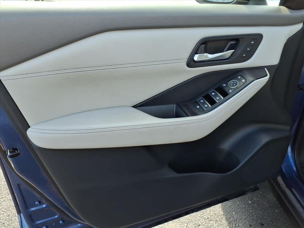 2023 Nissan Rogue SL photo 10